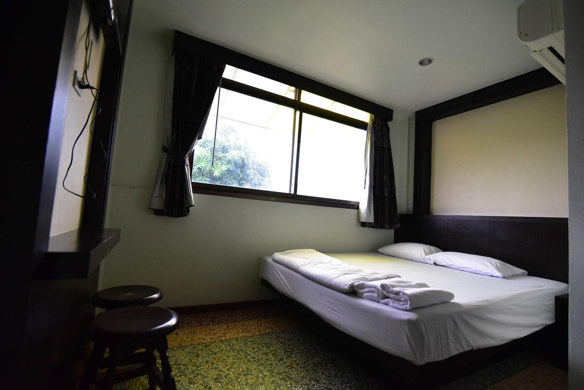 Hotel Thara House Bangkok Esterno foto