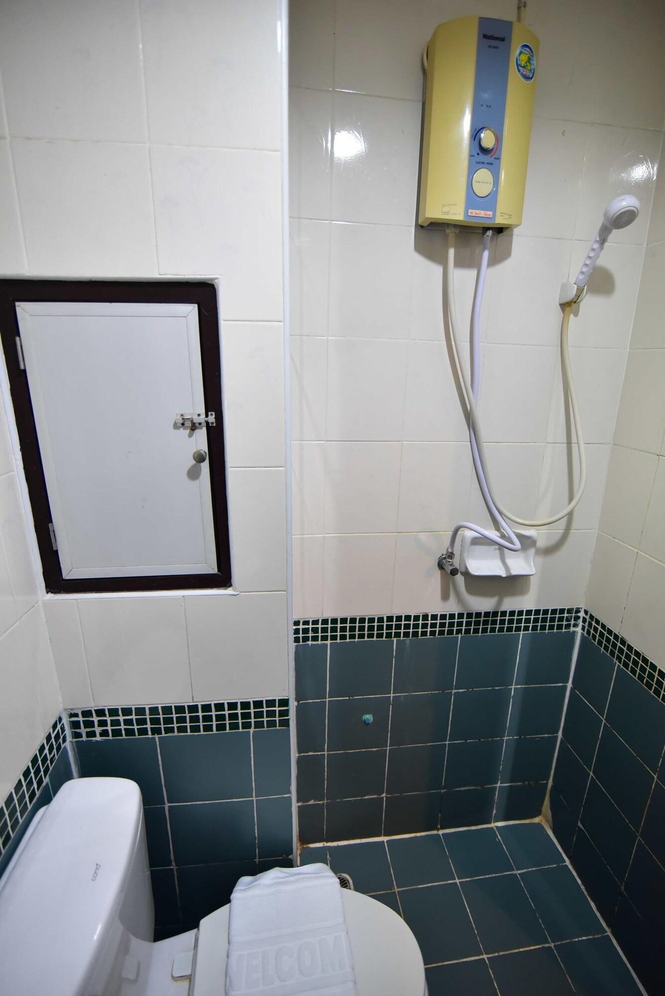 Hotel Thara House Bangkok Esterno foto