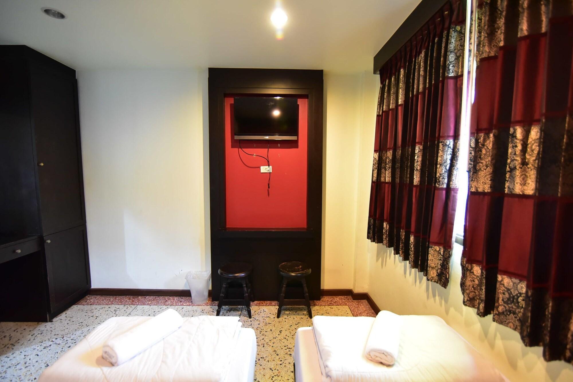Hotel Thara House Bangkok Esterno foto