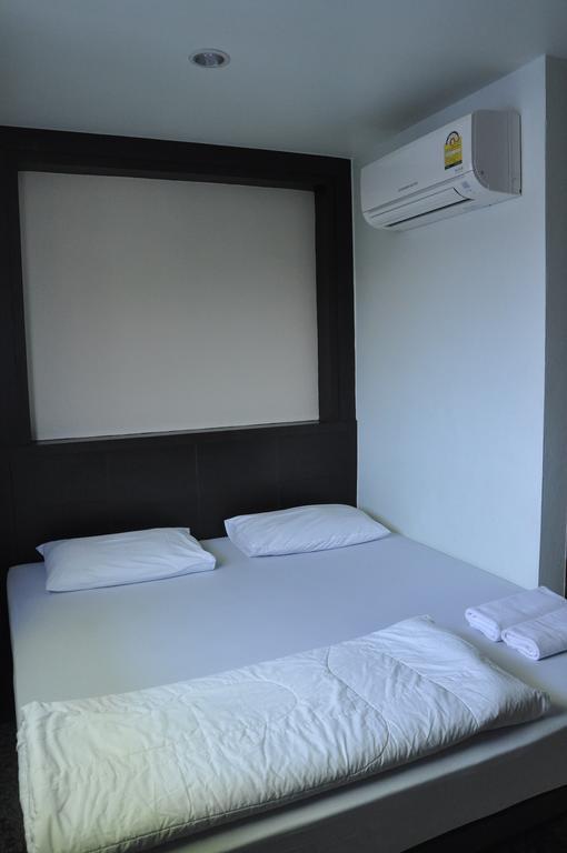 Hotel Thara House Bangkok Esterno foto
