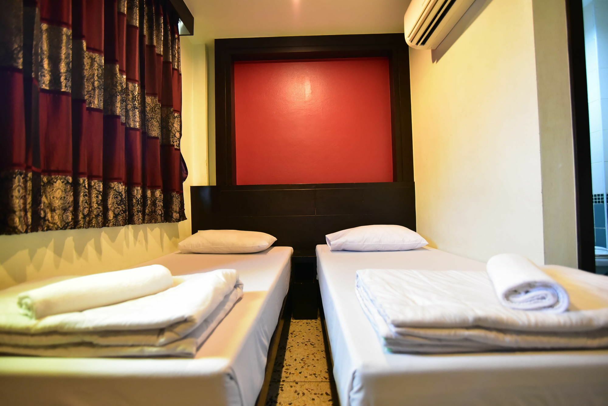 Hotel Thara House Bangkok Esterno foto