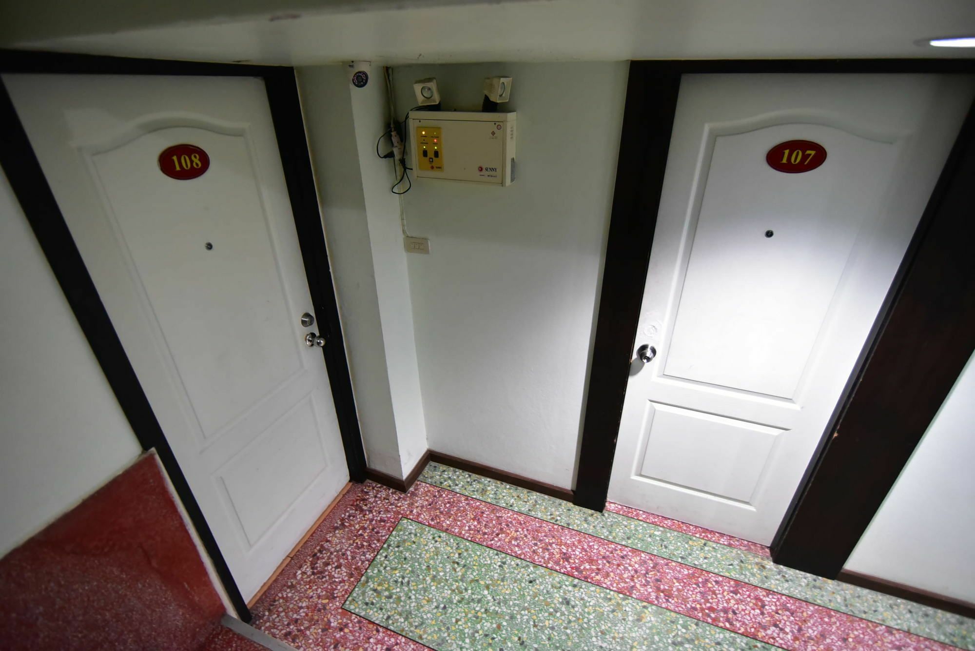 Hotel Thara House Bangkok Esterno foto