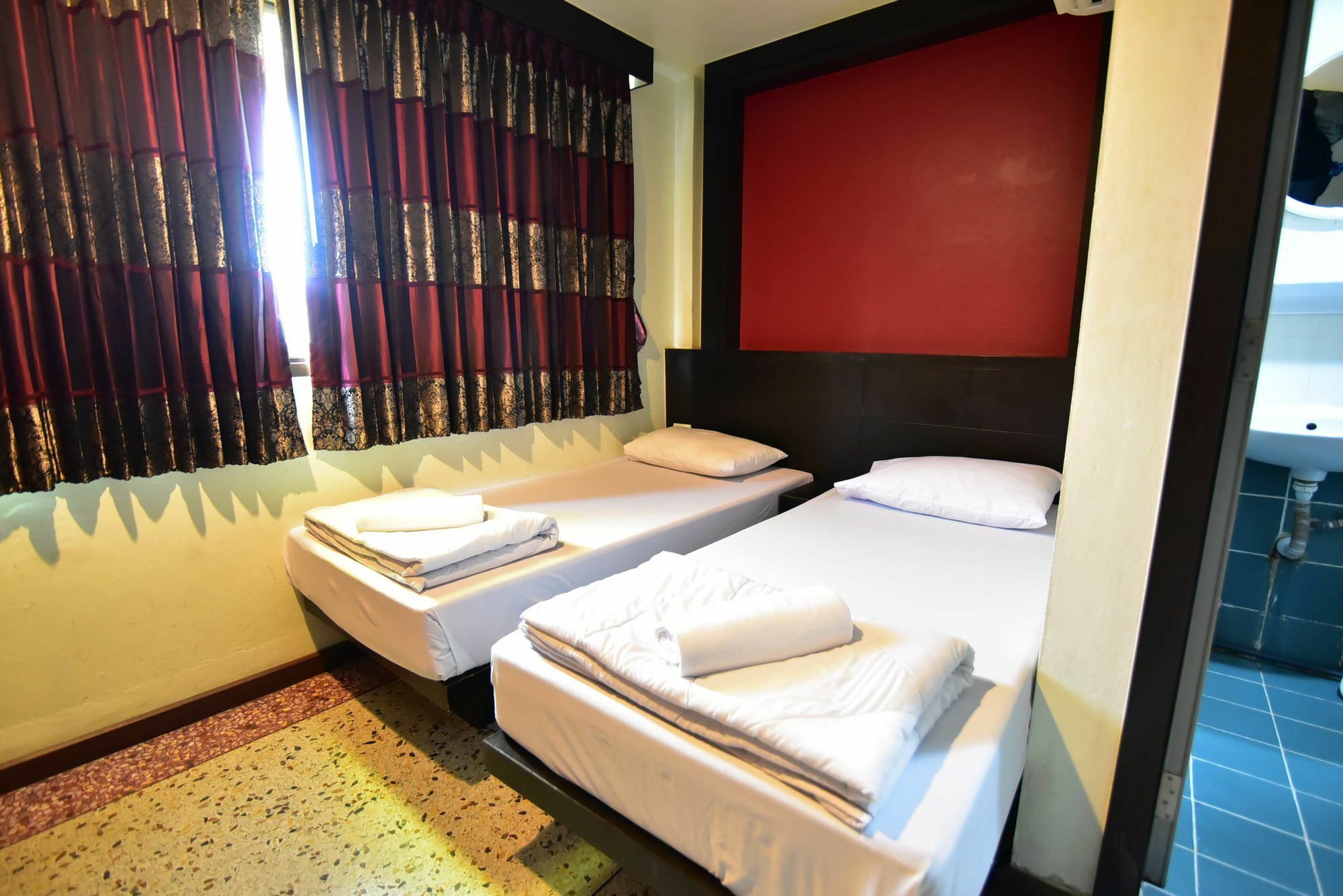 Hotel Thara House Bangkok Esterno foto